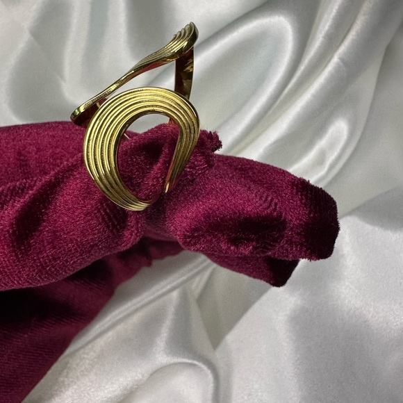 ZARA stillness Gold-Toned Wave Ring - Picture 7 of 12